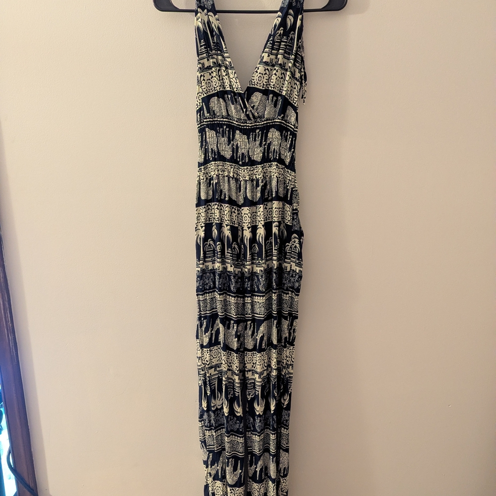 Elegant Black and White Maxi Dress